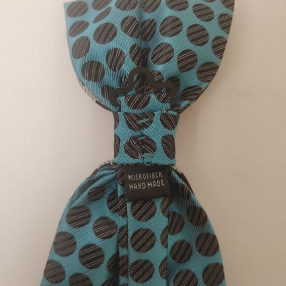 ROBERT LEWIS MEN'S BOWTIE AND POCKET SQUARE SET. - Picture 3 of 4